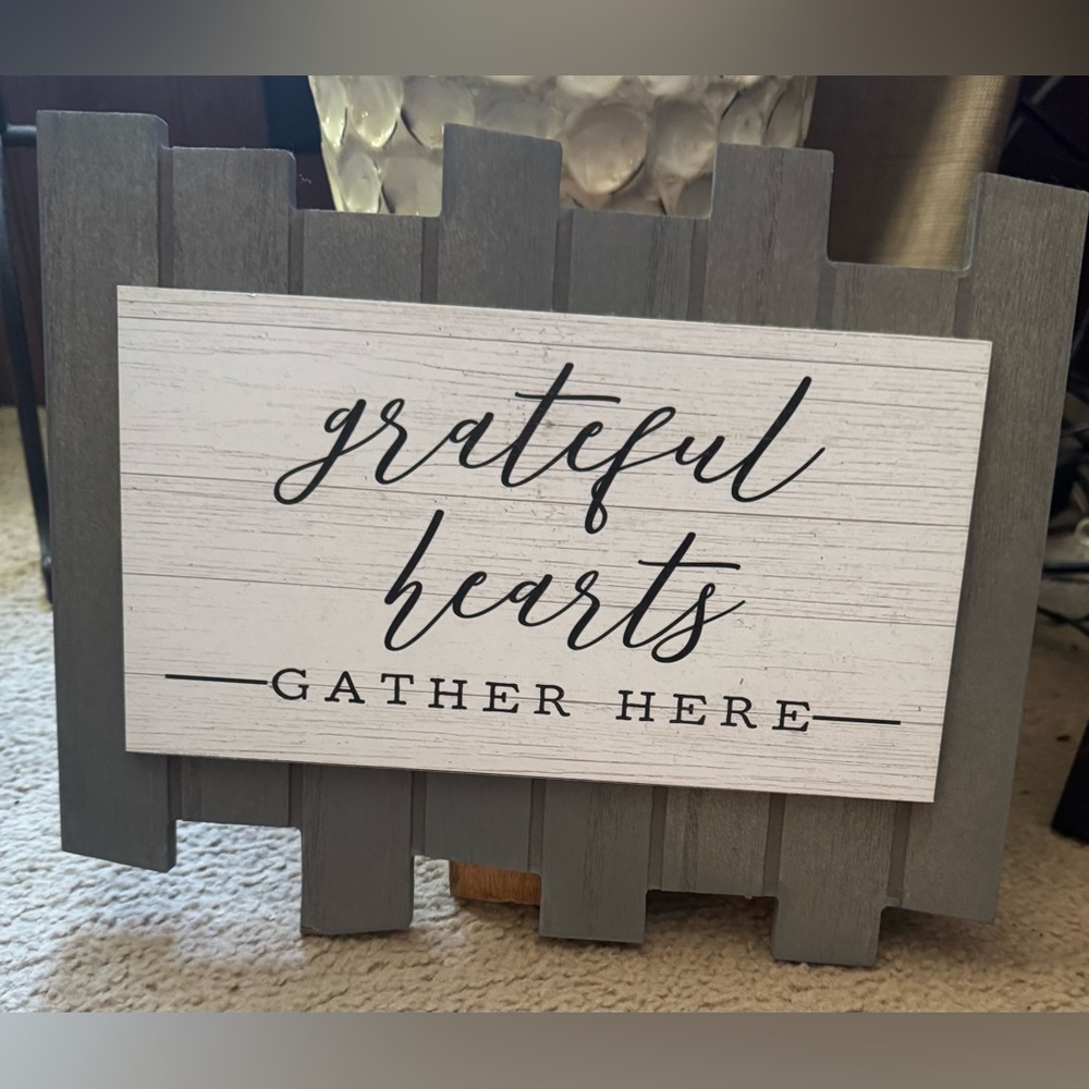 Hobby Lobby Gray and White Grateful Hearts Wall Art